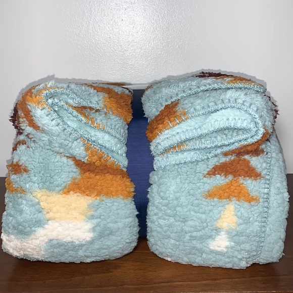 Pendleton Sherpa Fleece Cozy Twin Blanket - Picture 15 of 16